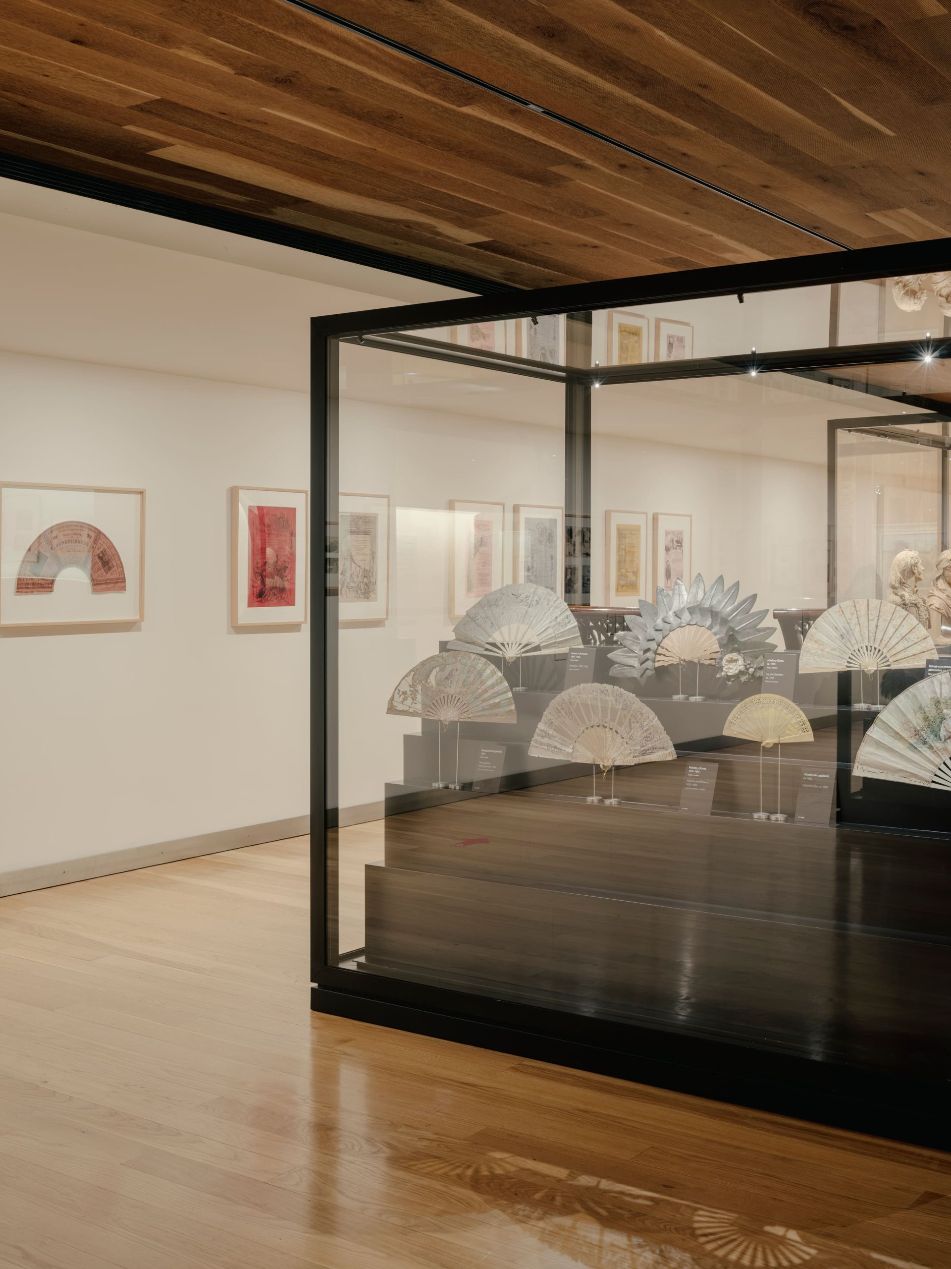 Exposición de abanicos en el Museo de Historia de Madrid