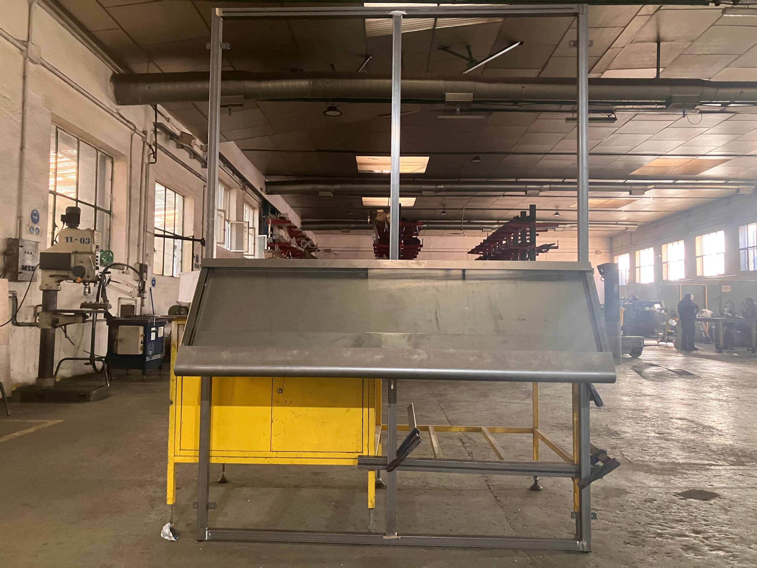 Diseño y construcción de soporte museográfico