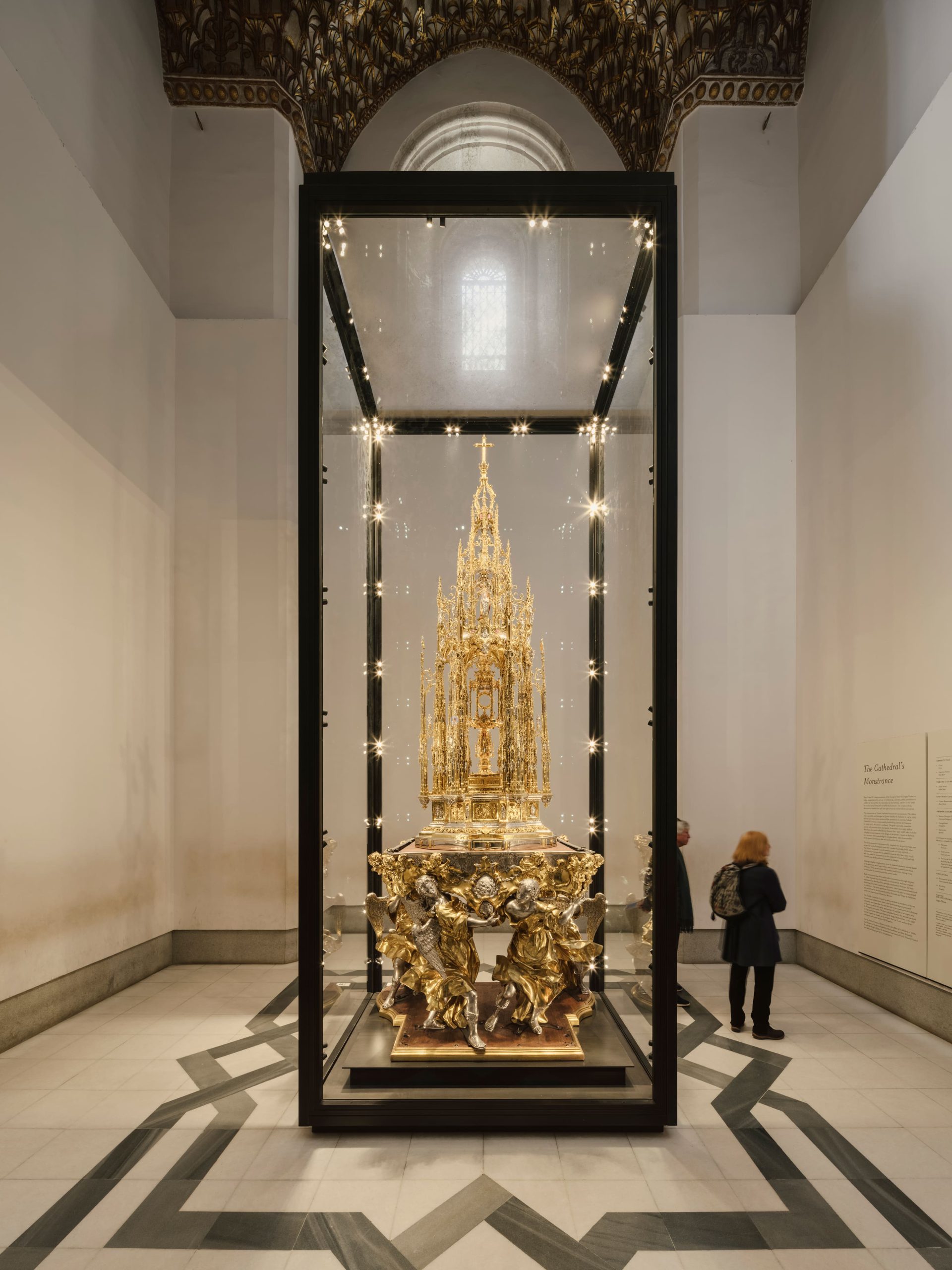 Diseño de iluminación y vitrina expositora de la Catedral Primada de Toledo