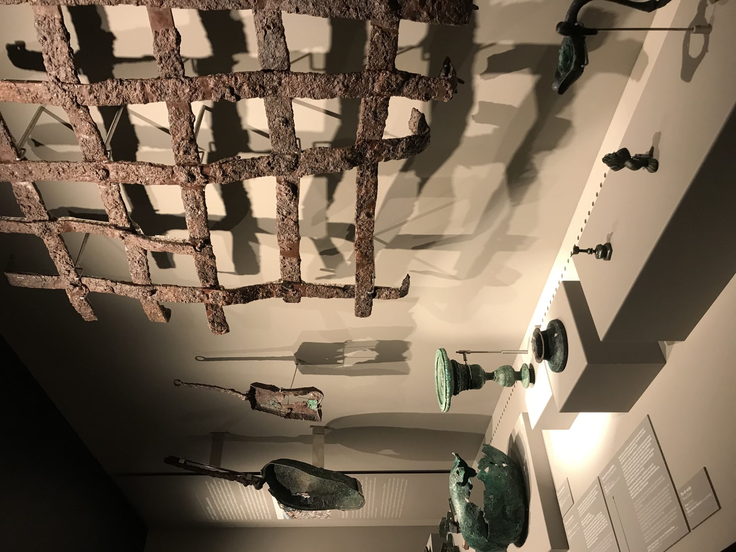 Diseño expositivo e iluminación de piezas del Museo del Foro romano del Molinete