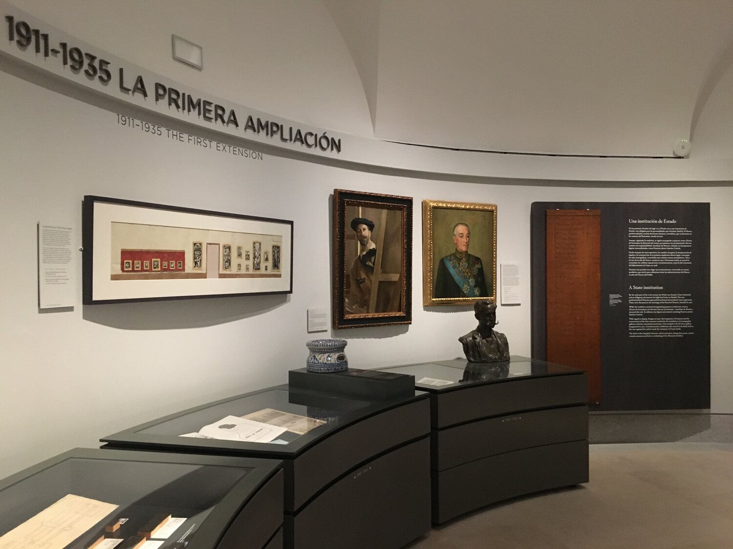 Sala de la exposición permanente Historia del Museo Nacional del Prado y sus edificios