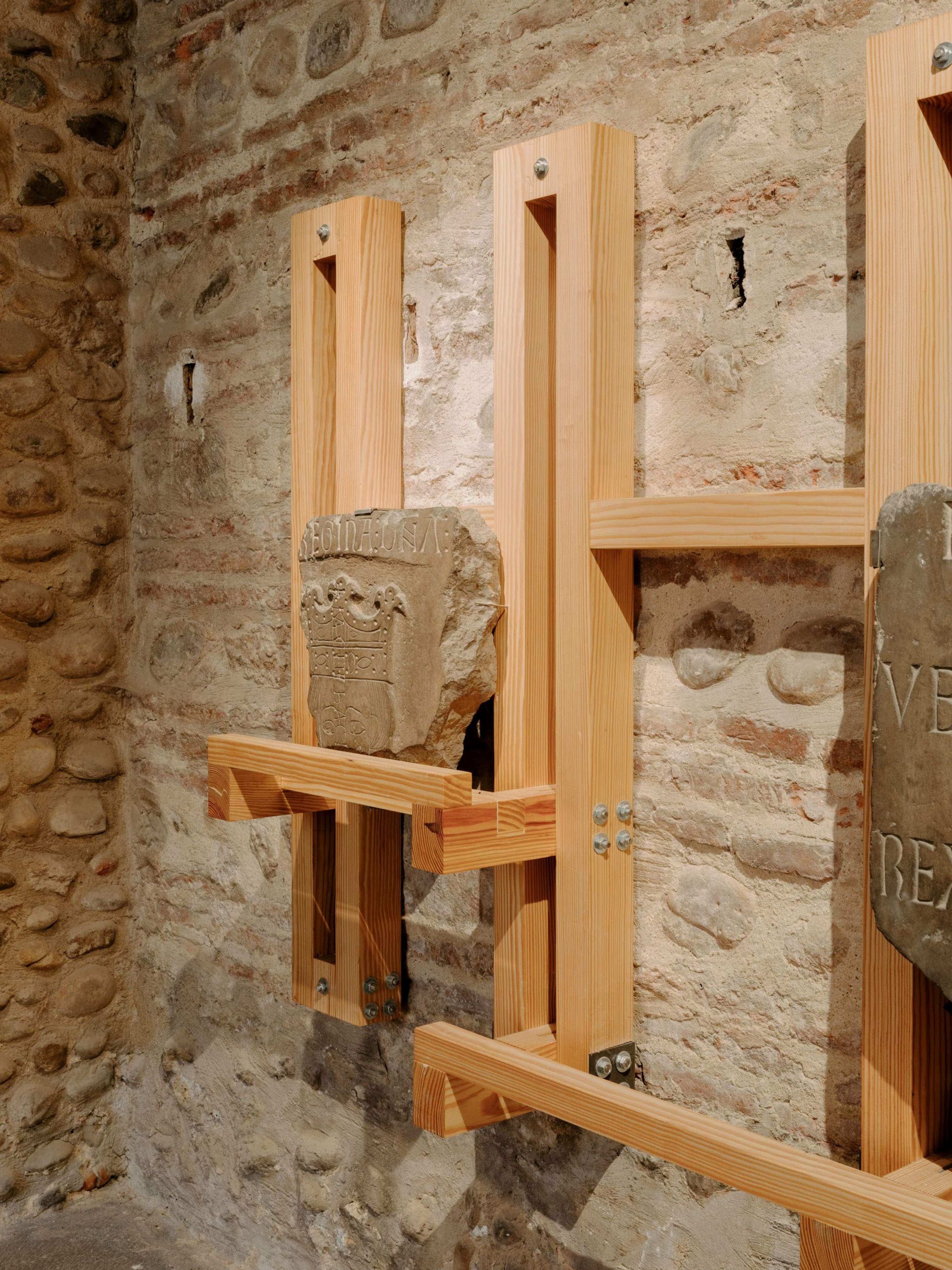 Inscripciones latinas expuestas en el Museo de San Isidoro de León