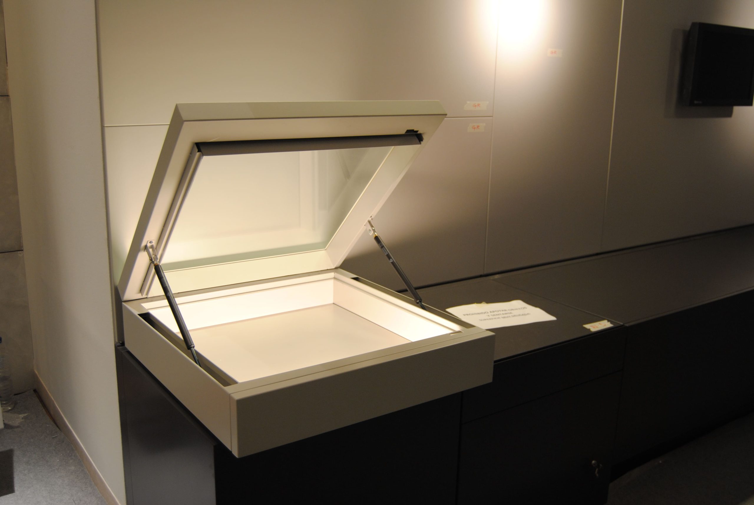 Vitrina expositora abierta